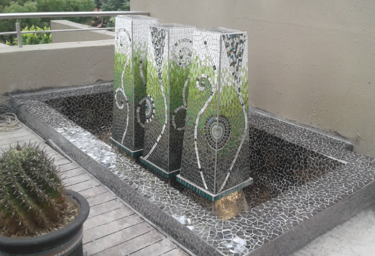 Mosaic pots and planter by Mosaic Eternity